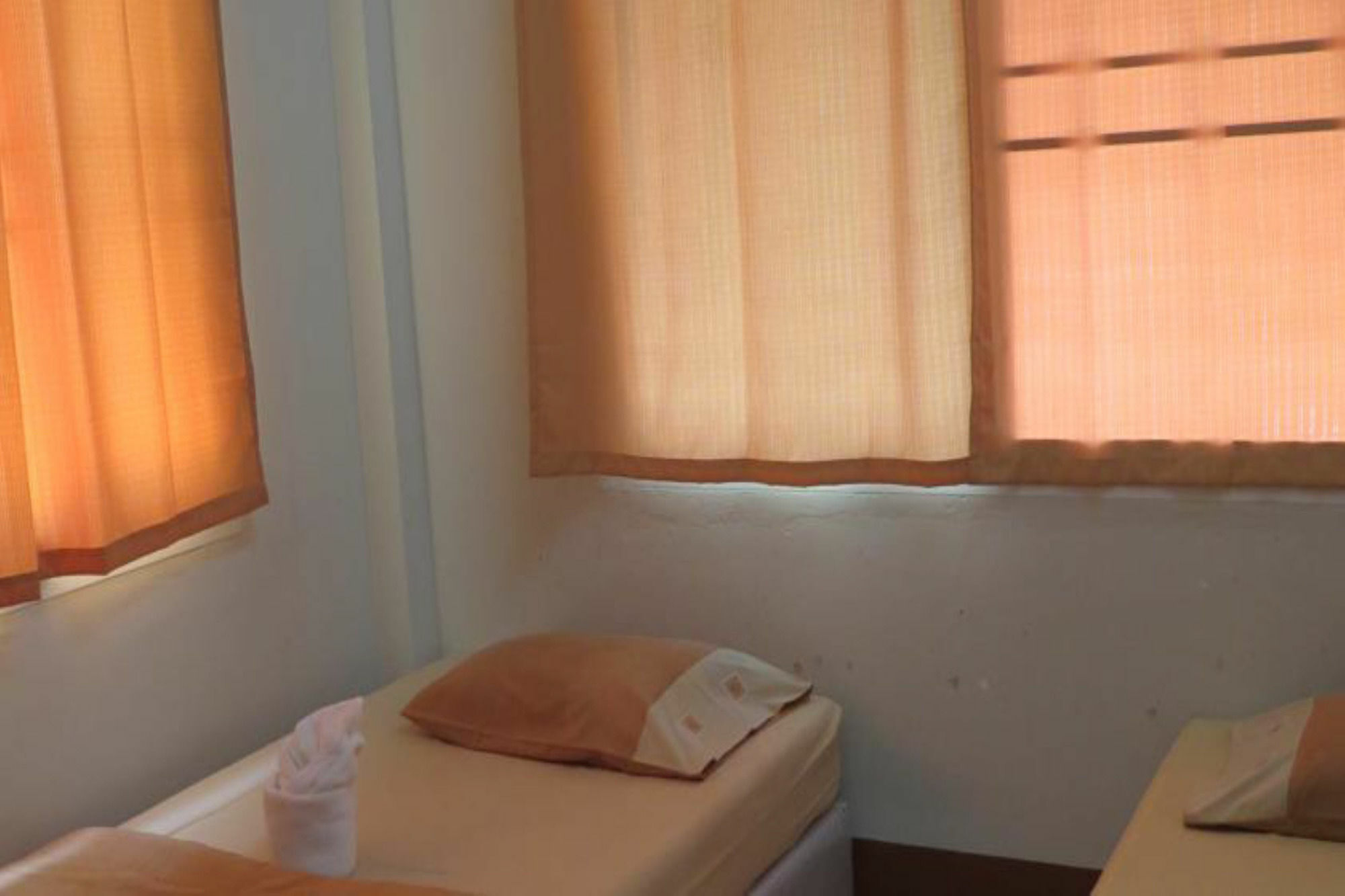 Hotel Nadpob Mansion Surat Thani Esterno foto